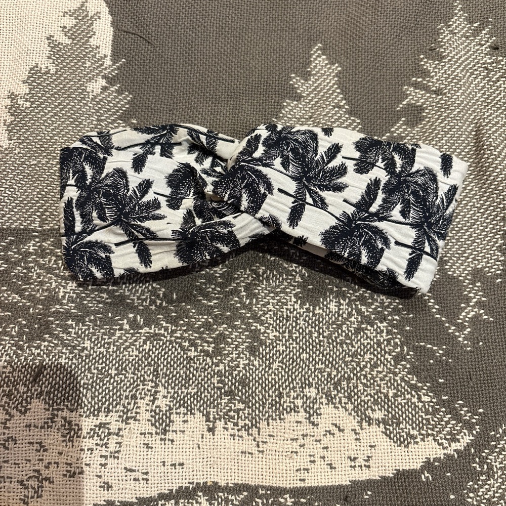 Black and White Floral Headband